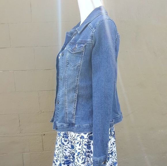 Wrangler | Medium-Wash Denim Jacket - Picture 5 of 7